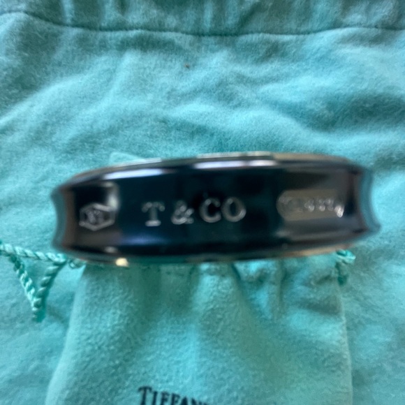 AUTHENTIC Tiffany and Co. Silver/Titanium 1837 medium cuff - Picture 3 of 4